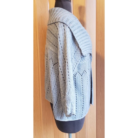 A New Approach size large gray crochet sweater - Picture 4 of 7
